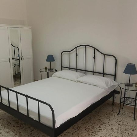Alvarez De Toledo Bed and Breakfast Napels Buitenkant foto
